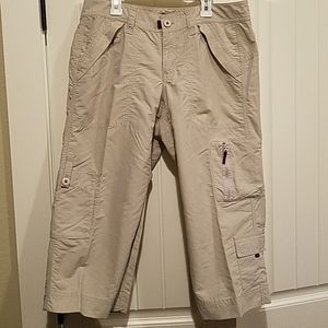 Eddie Bauer Cargo Crop Pants 🏕